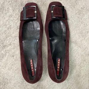 Prada Italy heels pumps plum burgundy Suede Kitten ‎ 37 IT ‘Mod buckle’ vintage